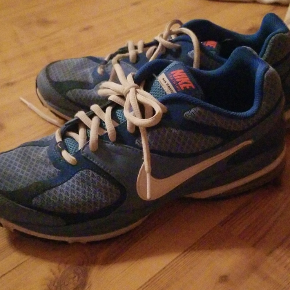 Size 9 women Nike's